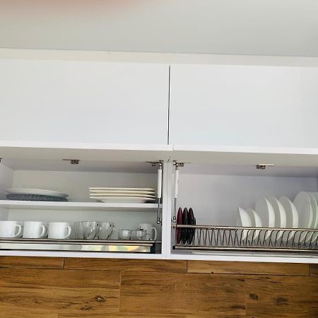 New 3 Rooms Apartment Near The Metro Station 키예프 외부 사진