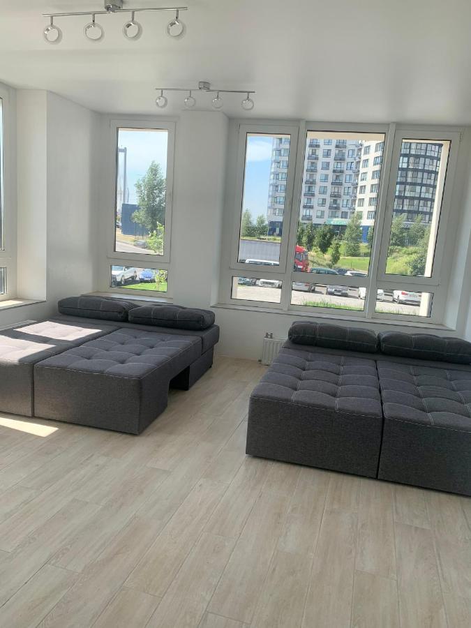 New 3 Rooms Apartment Near The Metro Station 키예프 외부 사진