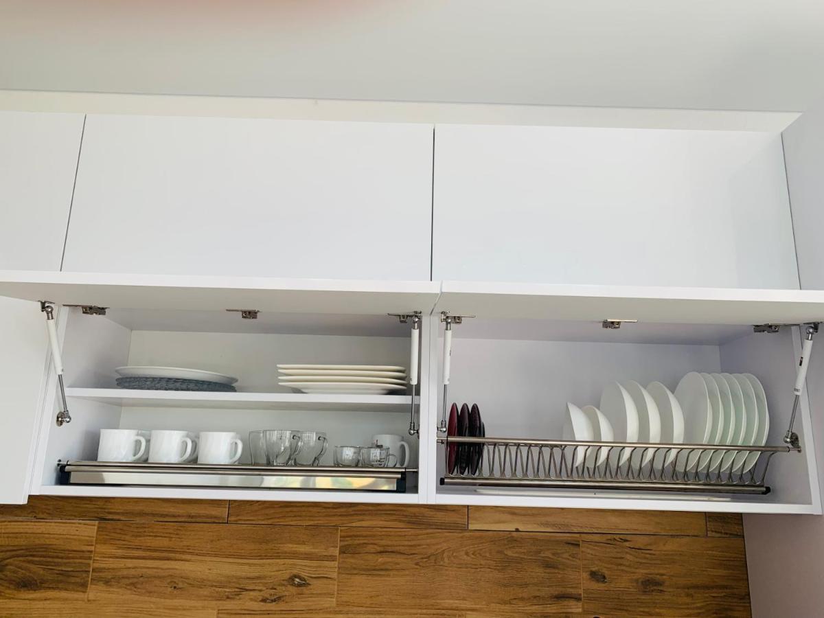 New 3 Rooms Apartment Near The Metro Station 키예프 외부 사진