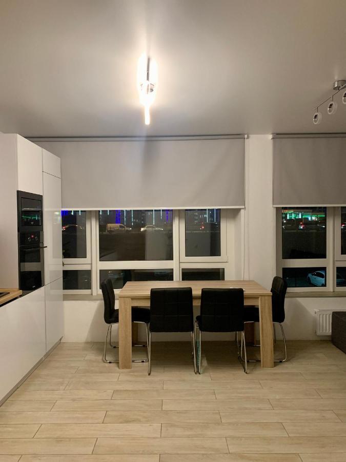 New 3 Rooms Apartment Near The Metro Station 키예프 외부 사진