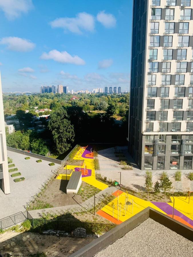 New 3 Rooms Apartment Near The Metro Station 키예프 외부 사진