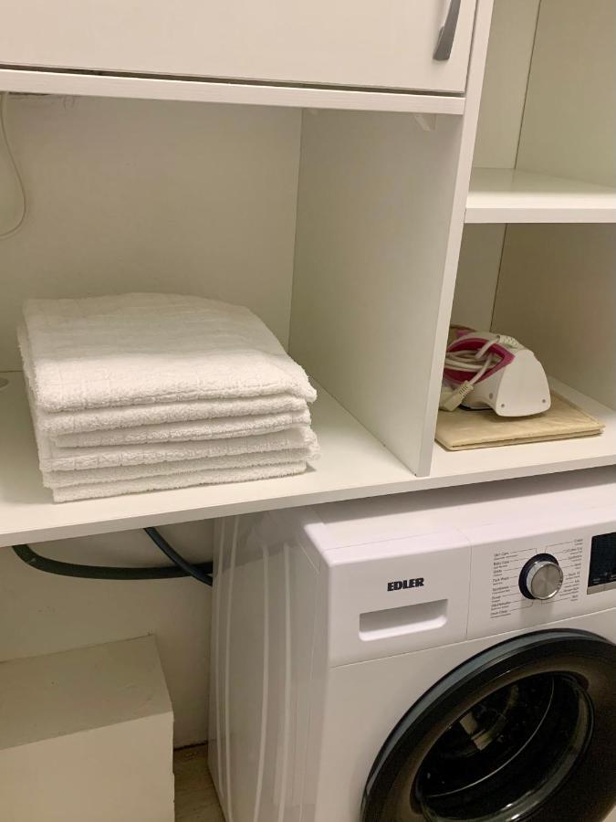 New 3 Rooms Apartment Near The Metro Station 키예프 외부 사진