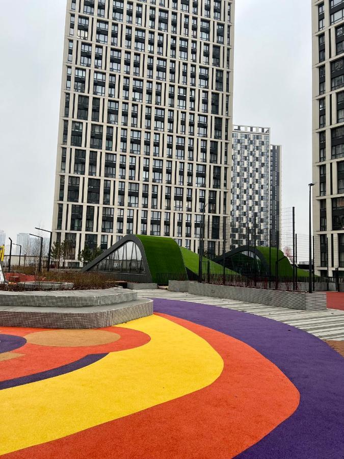 New 3 Rooms Apartment Near The Metro Station 키예프 외부 사진